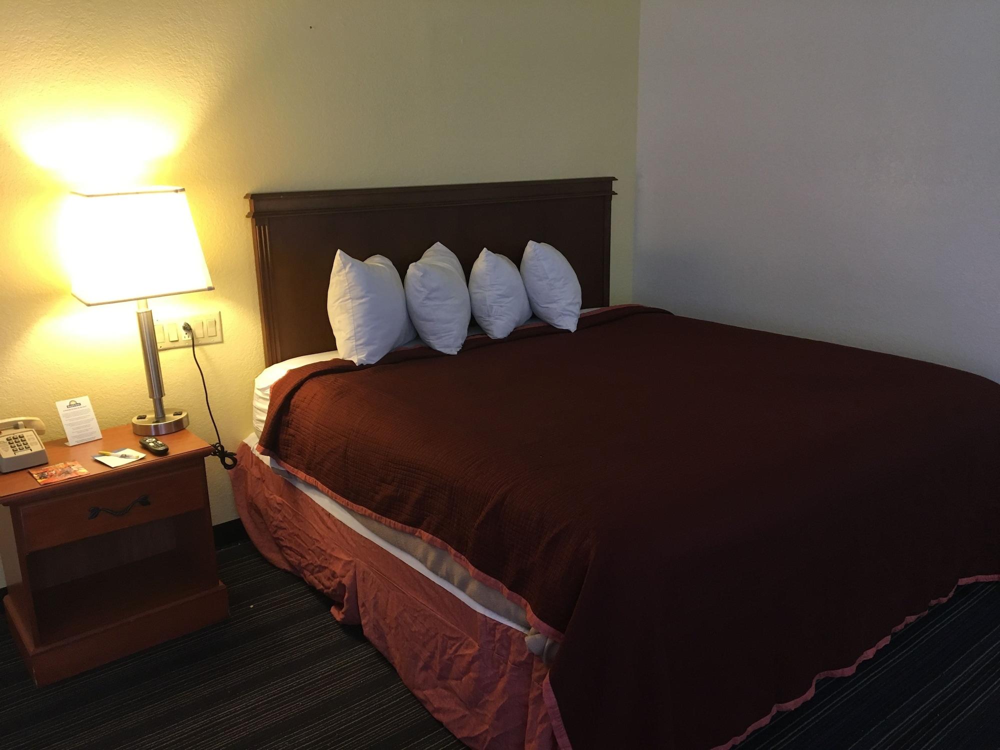 Hotel Days By Wyndham North