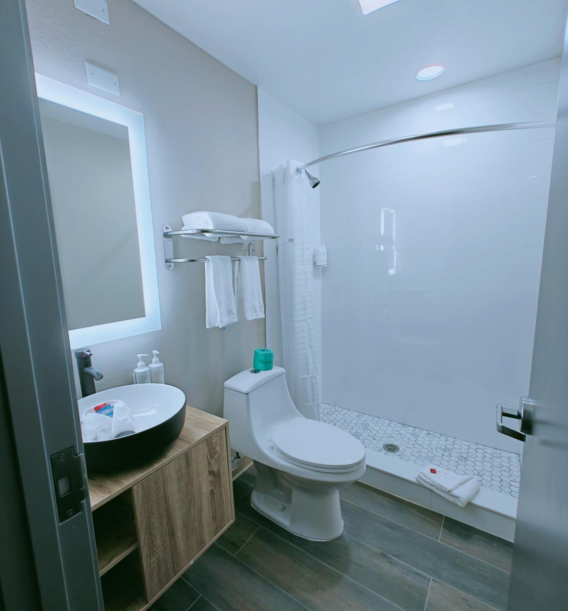 Hotel Days By Wyndham North